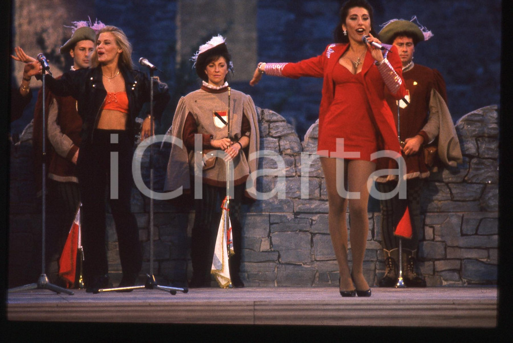 35mm vintage slide* 1990ca ritratto di Sabrina SALERNO durante uno show (6)
