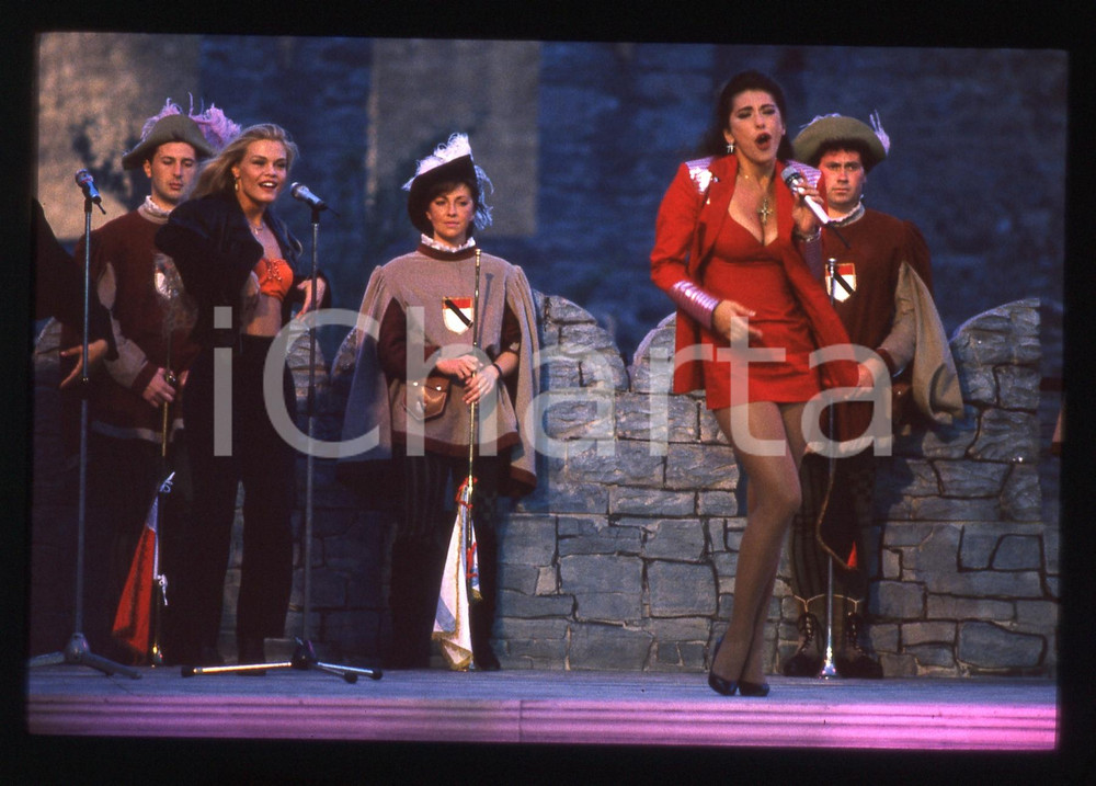 35mm vintage slide* 1990ca ritratto di Sabrina SALERNO durante uno show (8)