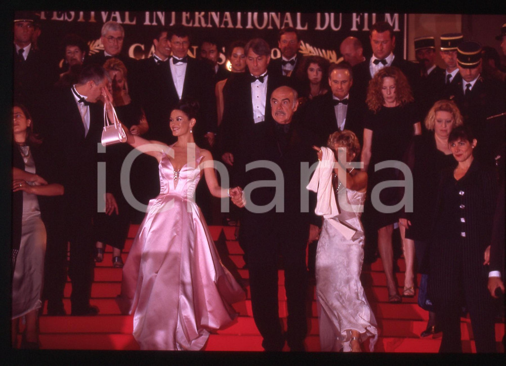 Fotografia d'epoca originale 35mm vintage slide* 1999 CANNES Catherine ZETA JONES Sean CONNERY cerimonia (3) 1