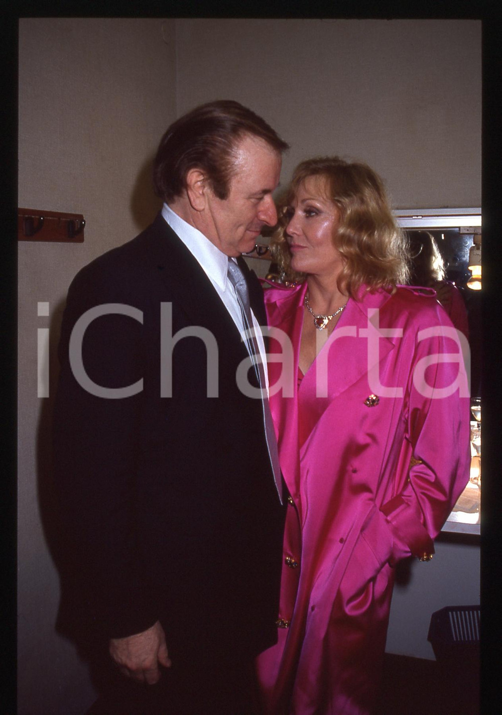 Fotografia d'epoca originale 35mm vintage slide* 1985ca MILANO Kim NOVAK con Pier Quinto CARIAGGI (2) 1