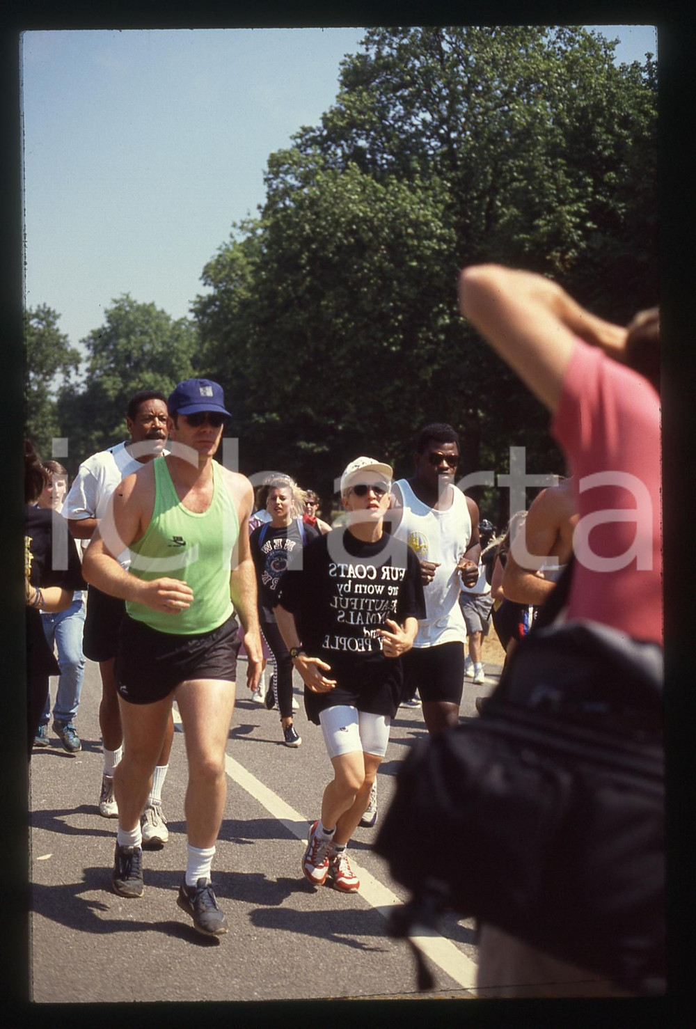 Fotografia d'epoca originale 35mm vintage slide* 1990ca PORTOFINO Madonna Veronica CICCONE jogging (1) 1