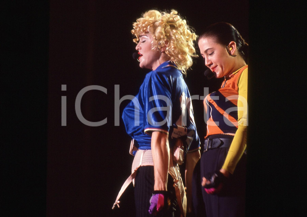 Fotografia d'epoca originale 35mm vintage slide* 1990 ROMA Madonna Veronica CICCONE maglia Roberto BAGGIO (4) 1