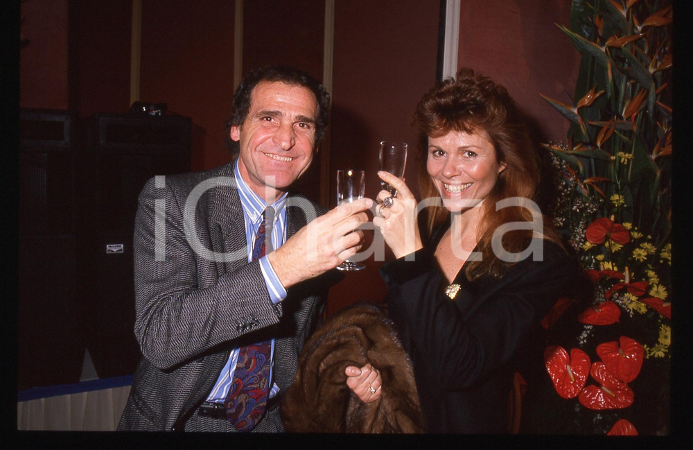 35mm vintage slide* 1985ca  Gino SANTERCOLE brinda con la moglie Melù (8)