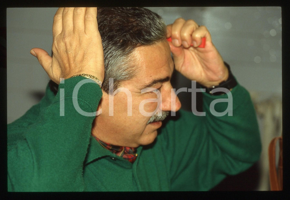 35mm vintage slide* 1990ca Renzo MONTAGNANI ritratto in camerino (1)