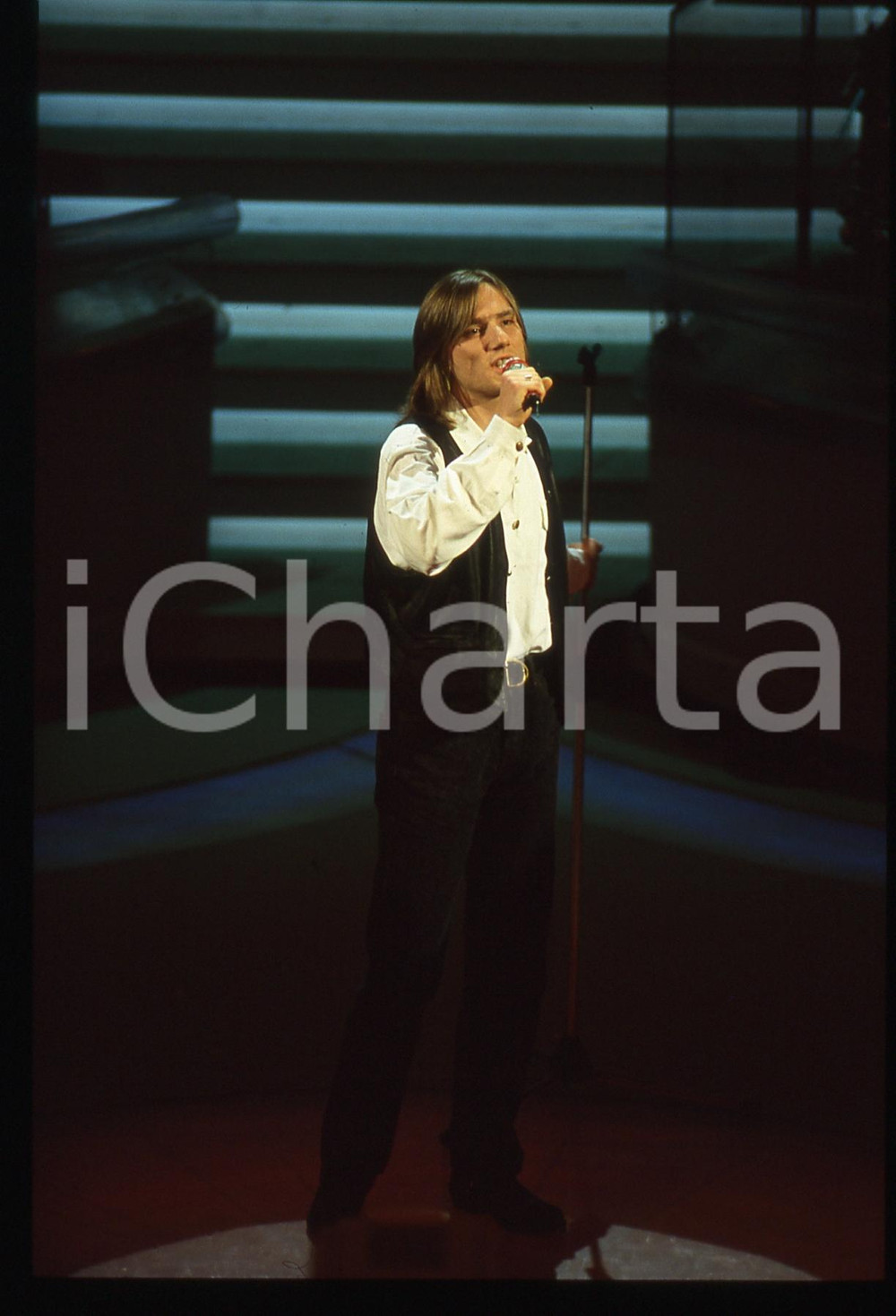 35mm vintage slide* 1992 FESTIVAL DI SANREMO Giampaolo BERTUZZI sul palco (4)