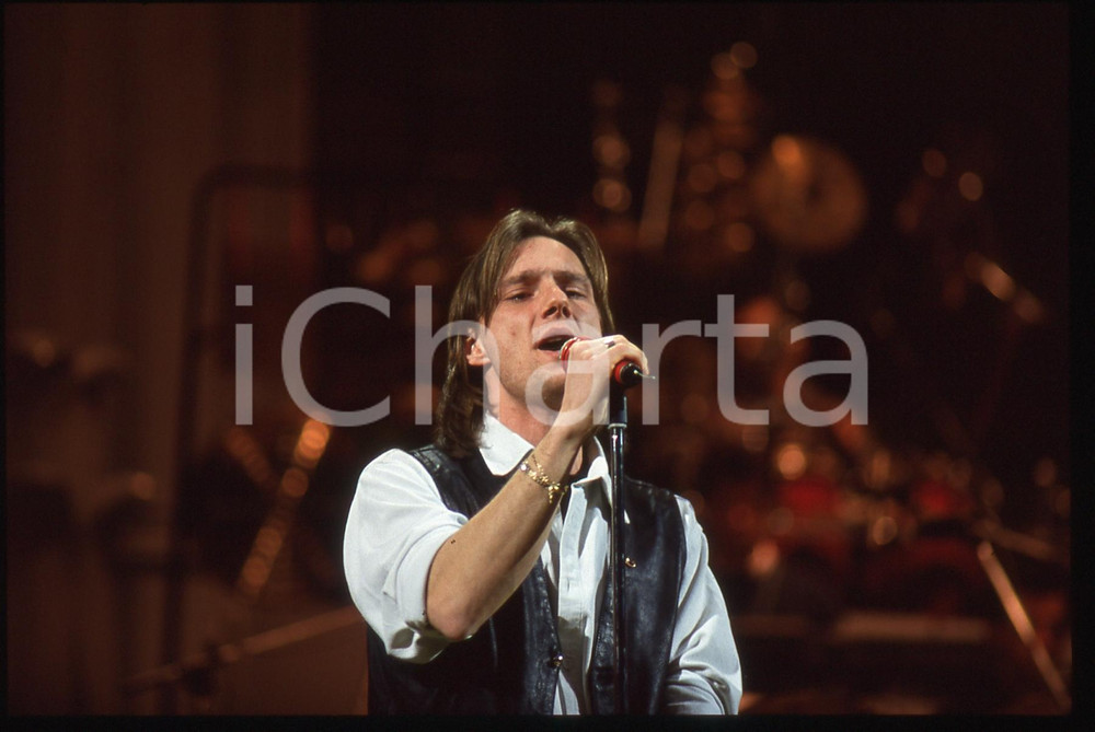 35mm vintage slide* 1992 FESTIVAL DI SANREMO Giampaolo BERTUZZI sul palco (7)