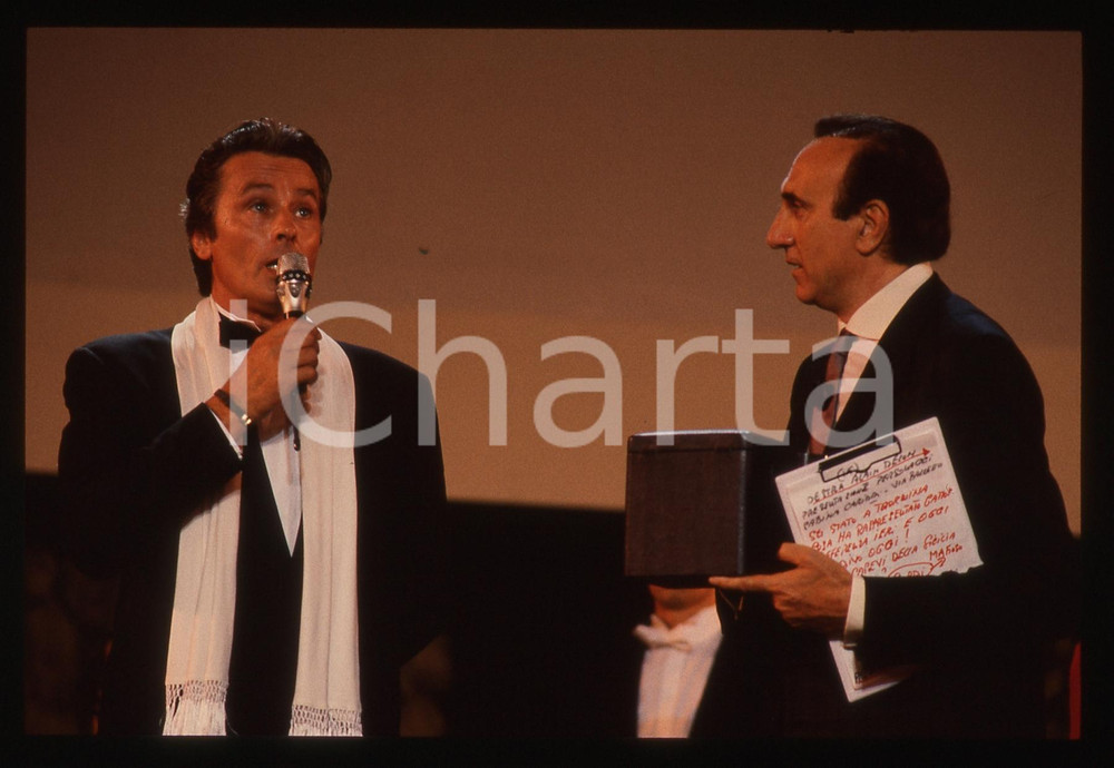 Fotografia d epoca originale 35mm vintage slide 1989 TAORMINA TEATRO GRECO Alain DELON e Pippo BAUDO 2 1