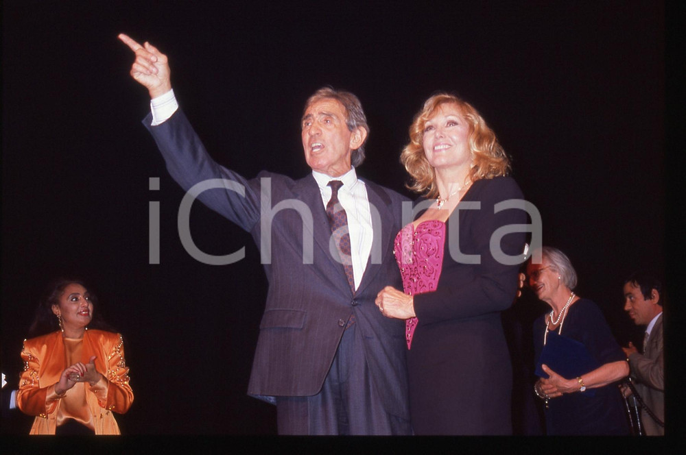 35mm vintage slide* 1991 MILANO TEATRO MANZONI Kim NOVAK con Walter CHIARI (7)