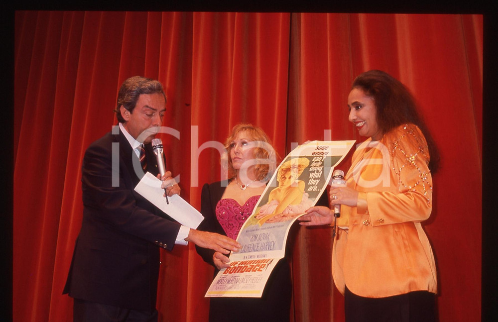 35mm vintage slide* 1991 MILANO Kim NOVAK  Daniele PIOMBI Lara SAINT PAUL (2)
