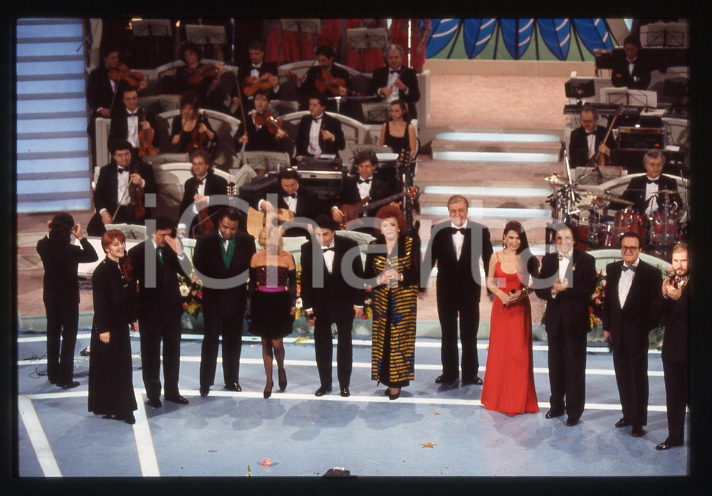35mm vintage slide* 1994 FESTIVAL DI SANREMO - SQUADRA ITALIA sul palco (1)