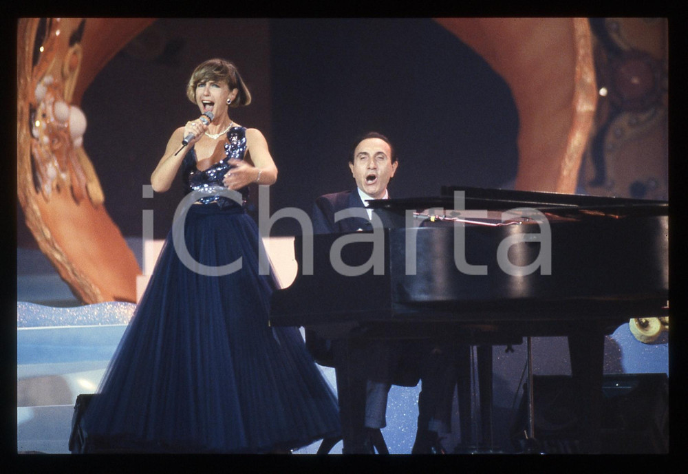 Fotografia d epoca originale 35mm vintage slide 1989 RIVA DEL GARDA VELA D ORO Loretta GOGGI  Pippo BAUDO 2 1