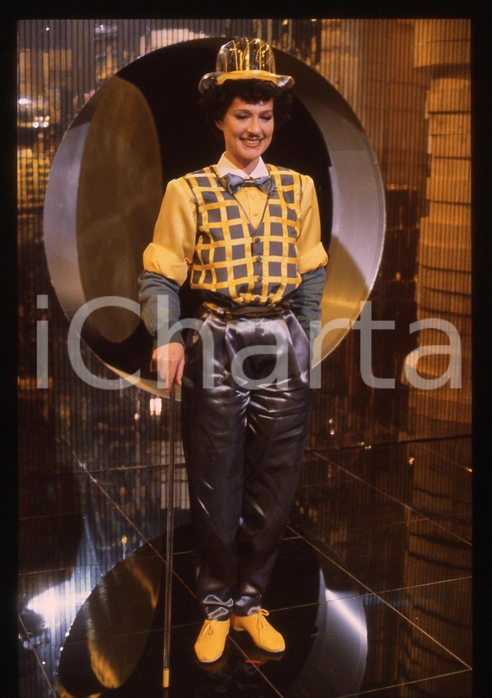 35mm vintage slide* 1985ca RAI Loretta GOGGI nei panni di Charlie CHAPLIN (1)