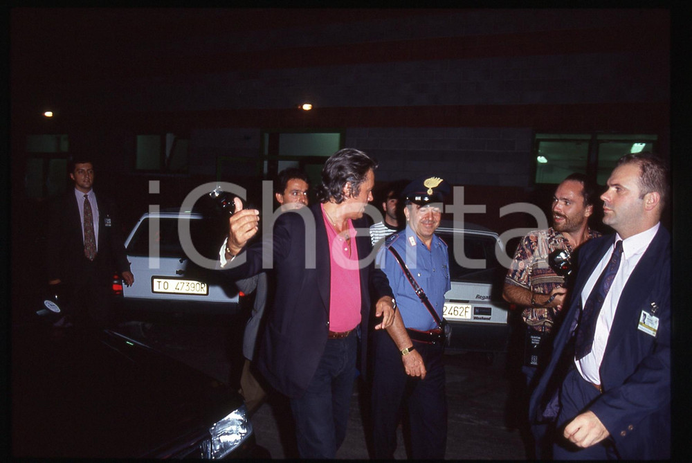35mm vintage slide* 1990ca TORINO (?) Alain DELON scortato da un carabiniere