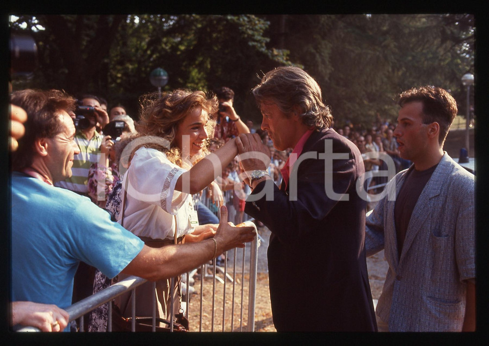 35mm vintage slide* 1990ca TORINO (?) COSTUME Alain DELON saluta i fans