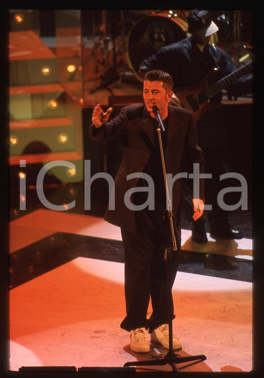 Fotografia d epoca originale 35mm vintage slide 1997 SANREMO GIOVANI KAIGO sul palco dell Ariston 1 1