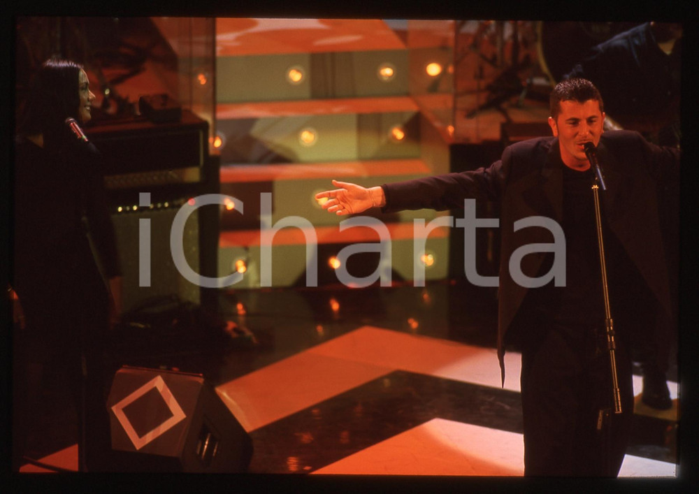 Fotografia d epoca originale 35mm vintage slide 1997 SANREMO GIOVANI KAIGO sul palco dell Ariston 5 1