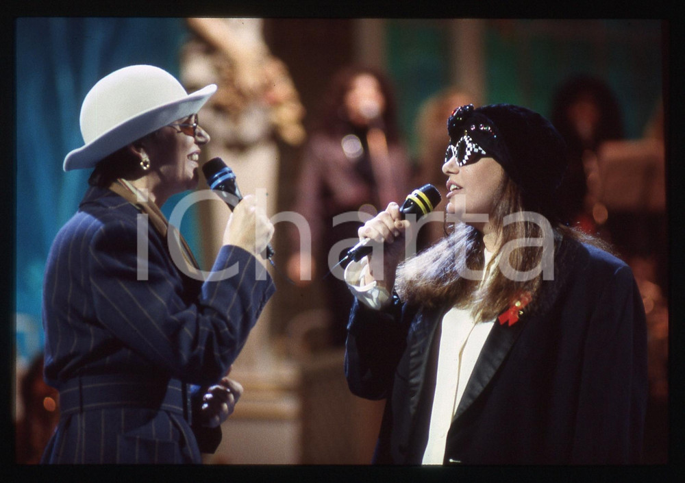 Fotografia d epoca originale 35mm vintage slide 1993 SANREMO Mia MARTINI Loredana BERTÃˆ al Festival 4 1