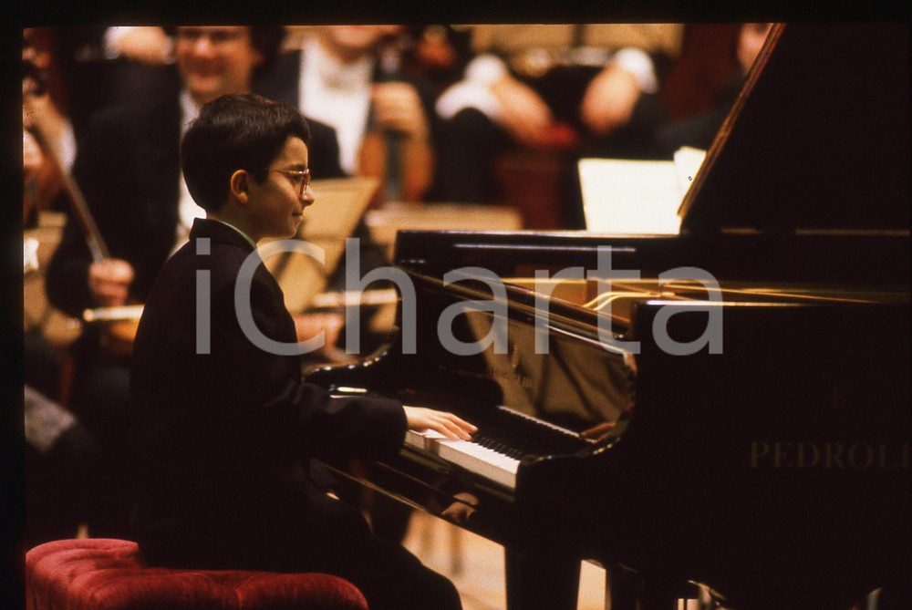 35mm vintage slide* 1988 MILANO Andrea BACCHETTI si esibisce in Sala Verdi (6)