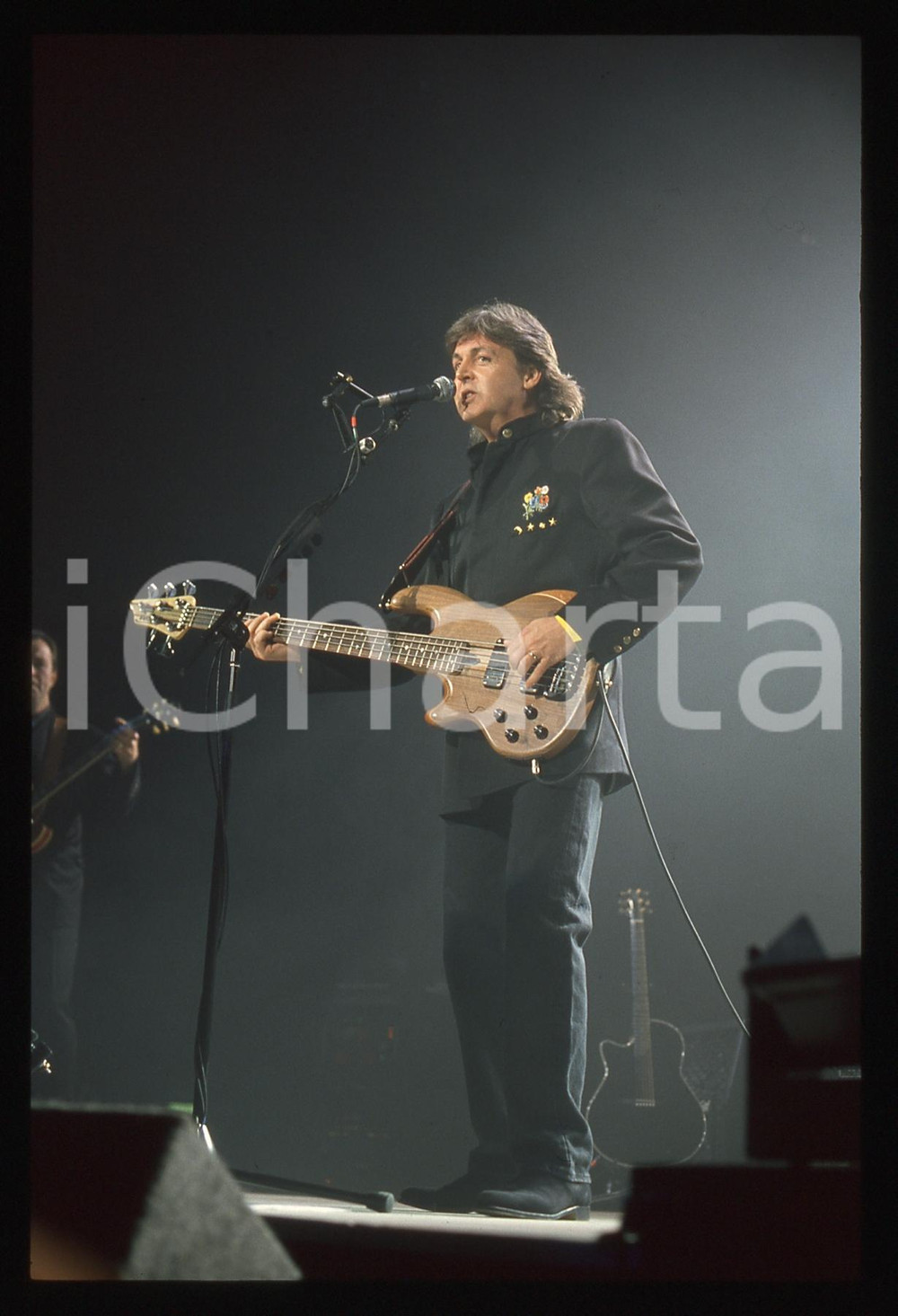 35mm vintage slide* 1990ca MUSICA Paul MCCARTNEY durante un'esibizione (3)