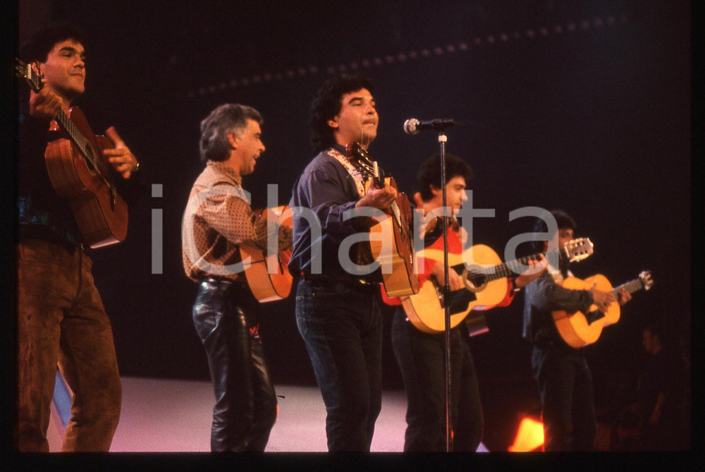 35mm vintage slide* 1988 BARI GIPSY KING  al Teatro Petruzzelli - AZZURRO 88 (3)