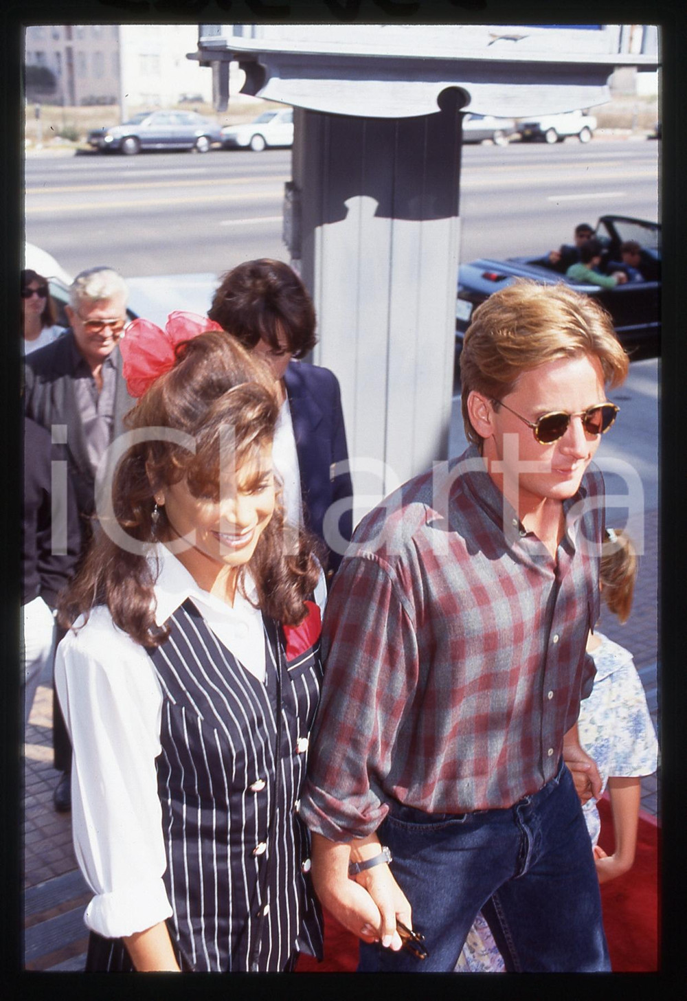 35mm vintage slide* 1992 WESTWOOD - CINEMA  Paula ABDUL con Emilio ESTEVEZ (7)