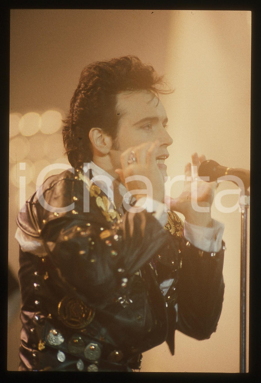 35mm vintage slide* 1990 ITALIA - MUSICA Adam ANT durante un'esibizione (13)