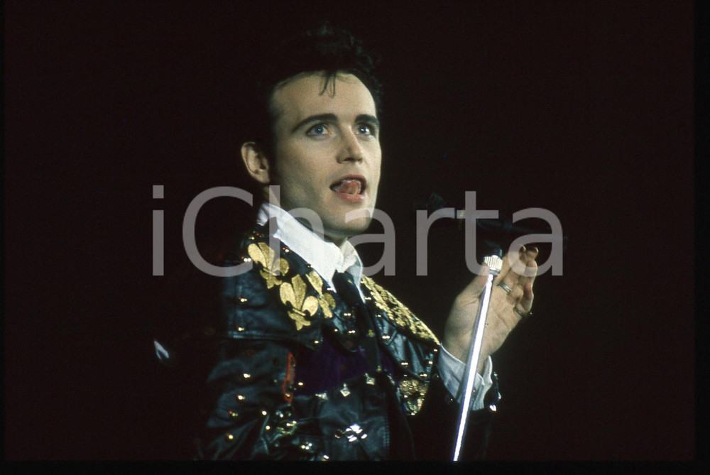 35mm vintage slide* 1990 ITALIA - MUSICA Adam ANT durante un'esibizione (30)
