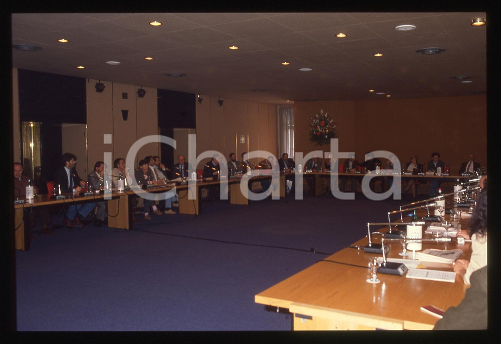 35mm vintage slide* 1990 SAINT VINCENT "GROLLA D'ORO" Salone della giuria (1)