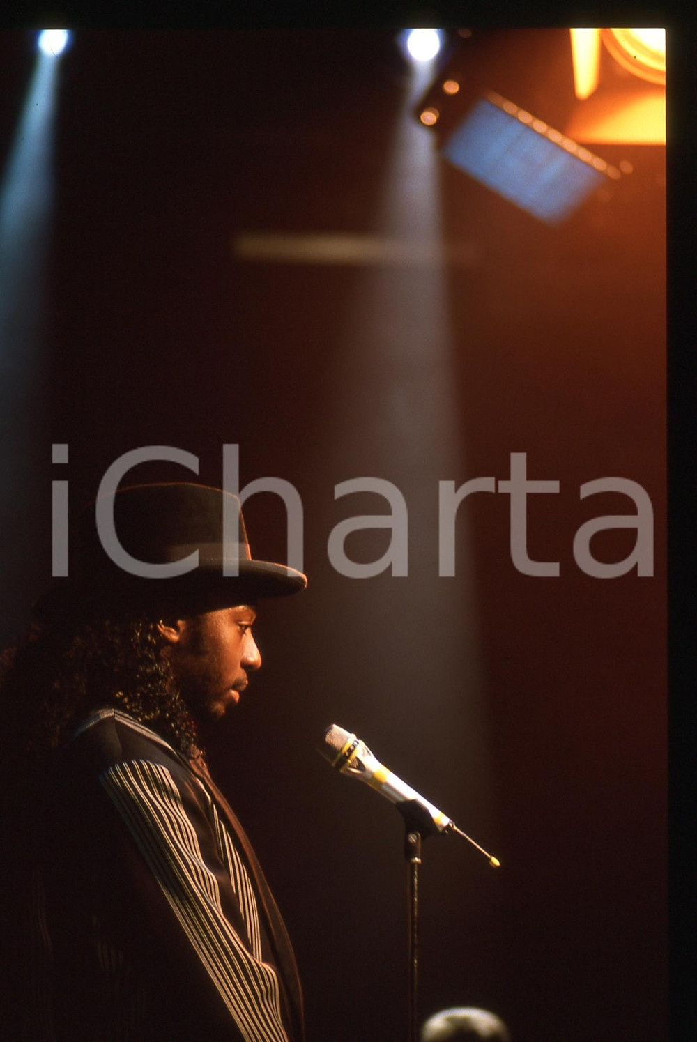 35mm vintage slide* 1990ca  MUSICA -  Deon ESTUS durante un'esibizione (5)