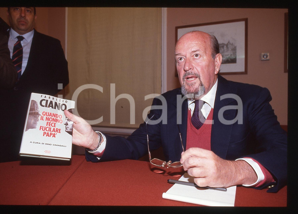 35mm vintage slide* 1991 ROMA Fabrizio CIANO presenta il suo libro (1)