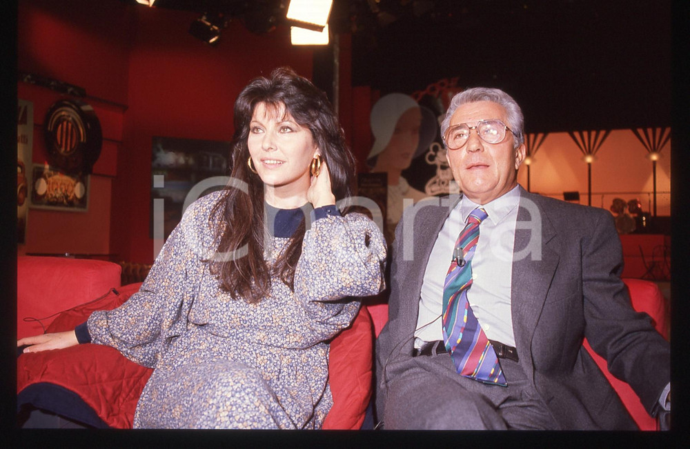 35mm vintage slide* 1990 RAI 2 Claudia MORI Pino CARUSO conducono Dudù Dudù 8