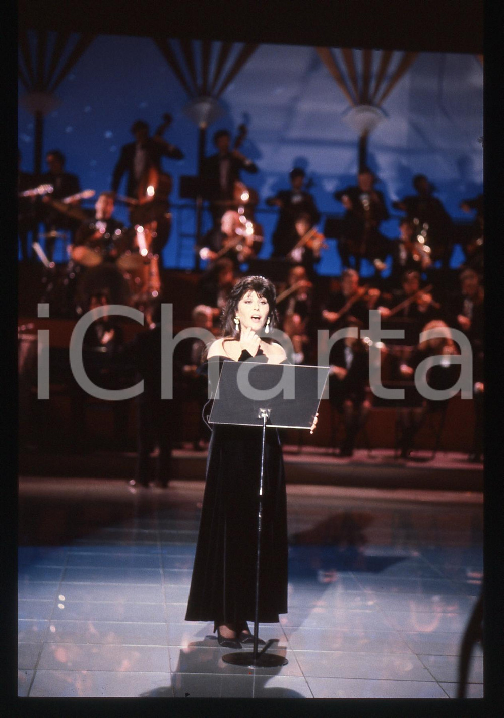 35mm vintage slide* 1990 RAI 2 Claudia MORI durante programma Dudù Dudù (1)