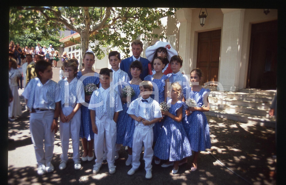 35mm vintage slide* 1990 RAMATUELLE Johnny HALLYDAY e Adeline BLONDIEAU Nozze 8