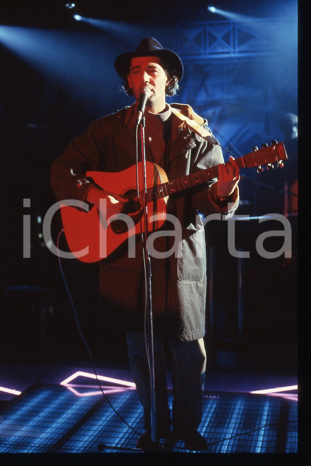 35mm vintage slide* 1990ca MUSiCA Luca CARBONI durante un concerto (1)
