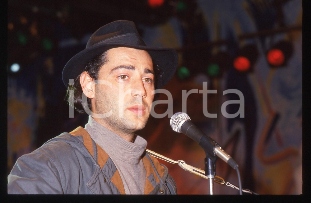 35mm vintage slide* 1990ca MUSiCA Luca CARBONI durante soundcheck Ritratto (6)