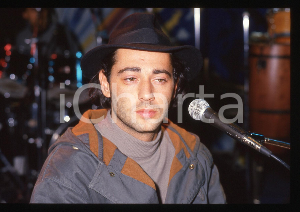 35mm vintage slide* 1990ca MUSiCA Luca CARBONI durante soundcheck Ritratto (8)