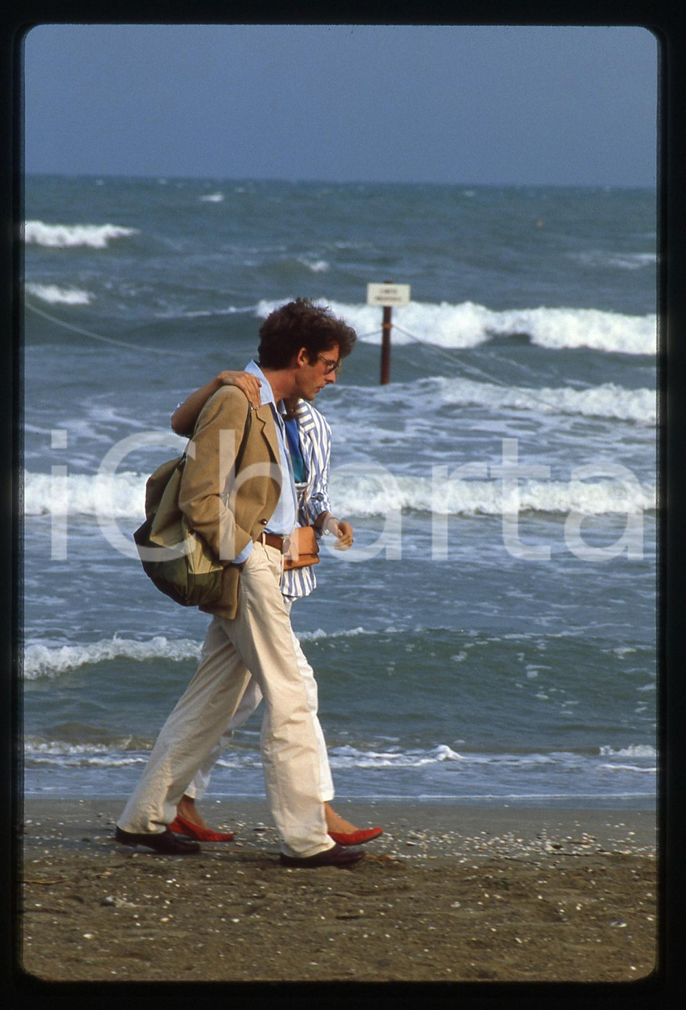 35mm vintage slide* 1985ca CINEMA Roger SPOTTISWOODE Holly PALANCE paparazzati 1