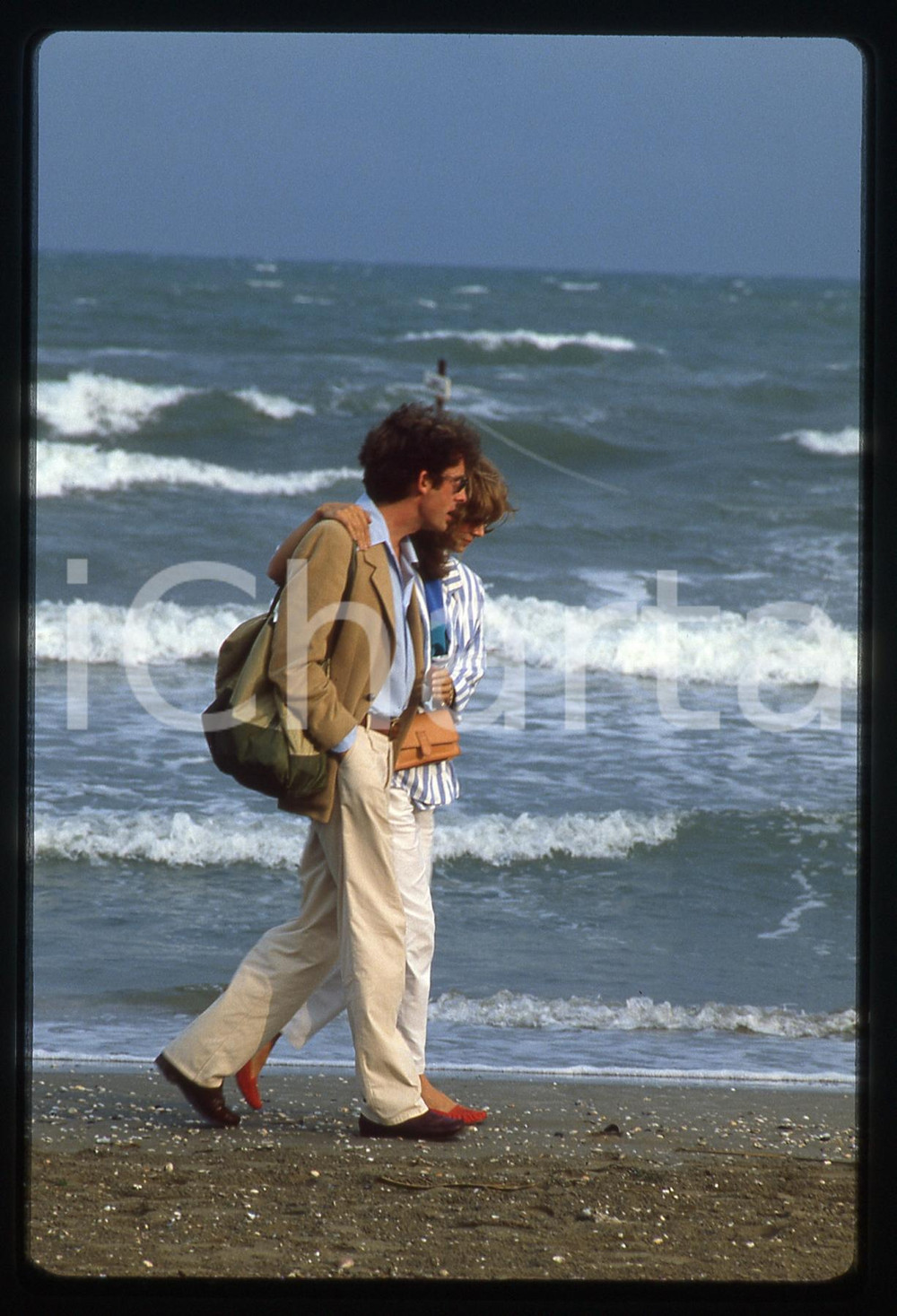 35mm vintage slide* 1985ca CINEMA Roger SPOTTISWOODE Holly PALANCE paparazzati 2