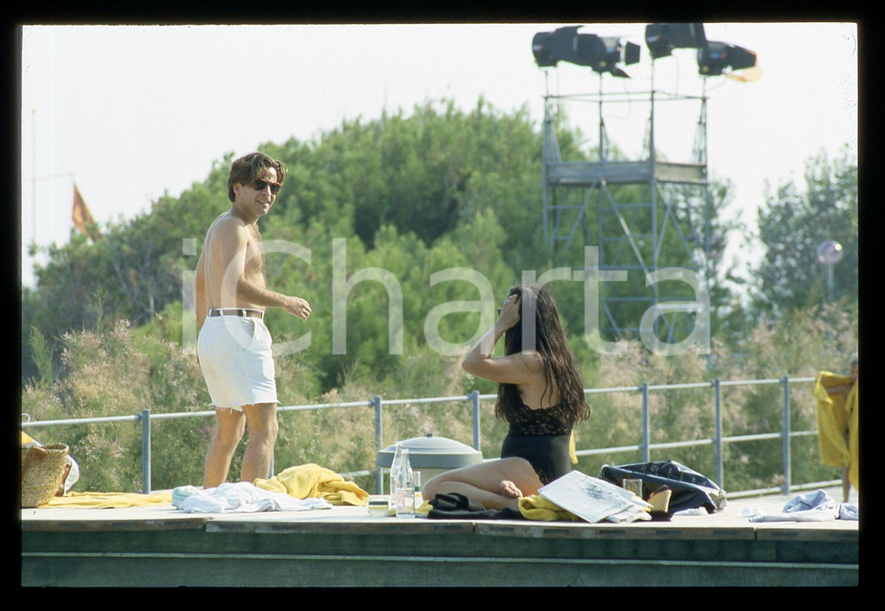 35mm vintage slide* 1985 VENEZIA Berta DOMÍNGUEZ paparazzata al Lido (1)