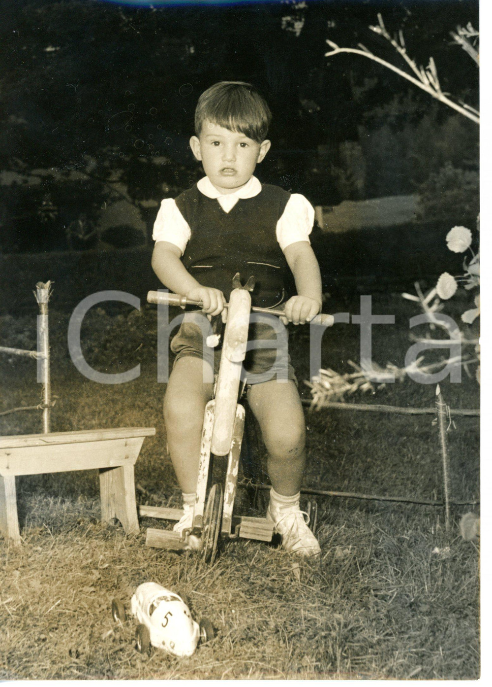 1954 SELLA DI VALSUGANA Il nipote nella villa del defunto Alcide DE GASPERI 