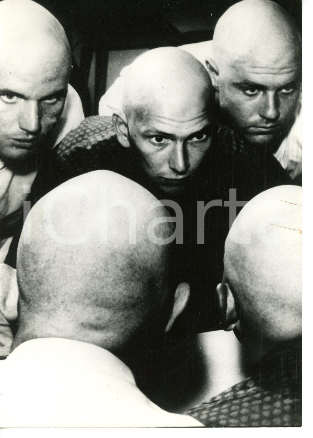 1964 UNIVERSITÀ DI MIAMI Studenti rasati protestano contro la moda dei BEATLES