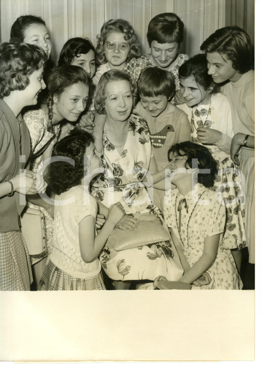 1960 PARIS Grand prix littérature enfantine - Mme CHAULET avec membres du jury