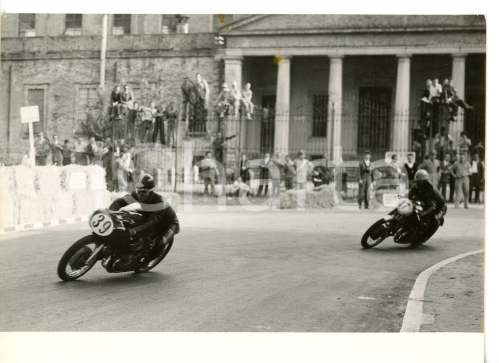 1954 CODOGNO - MOTOCICLISMO Libero LIBERATI seguito da Carlo BANDIROLA *Foto
