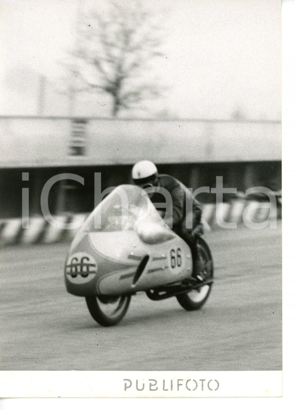 1956 MONZA - MOTOCICLISMO Karl HOFMANN su DKW 350 cc durante allenamento Foto