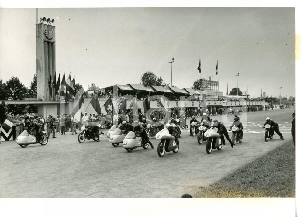 1955 ca MONZA - GP DELLE NAZIONI Partenza classe 350 - Fotografia 18x13 cm