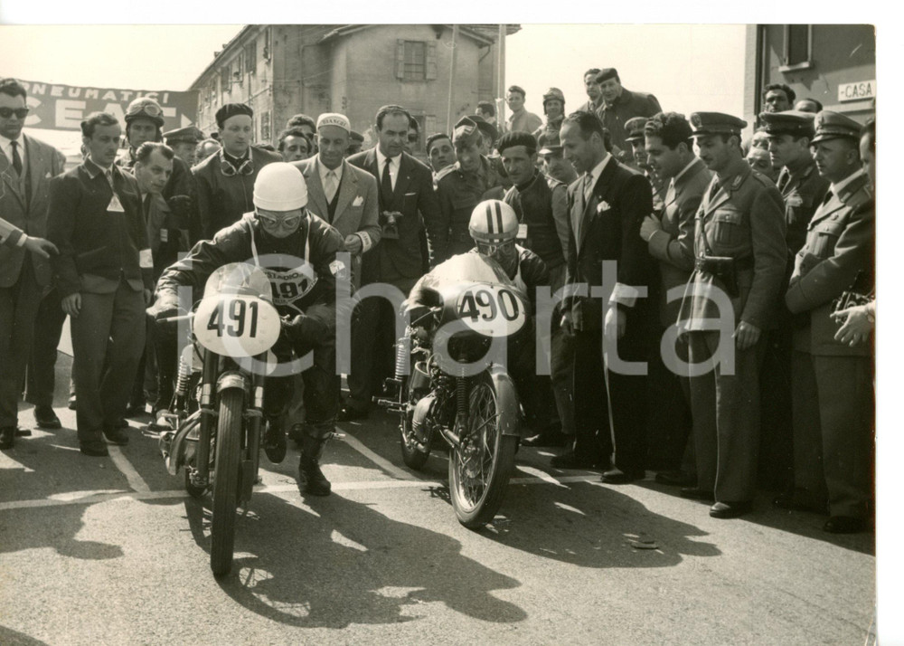 1955 ca MOTOCICLISMO Remo VENTURI e MATTEI alla partenza Foto 18x13 cm