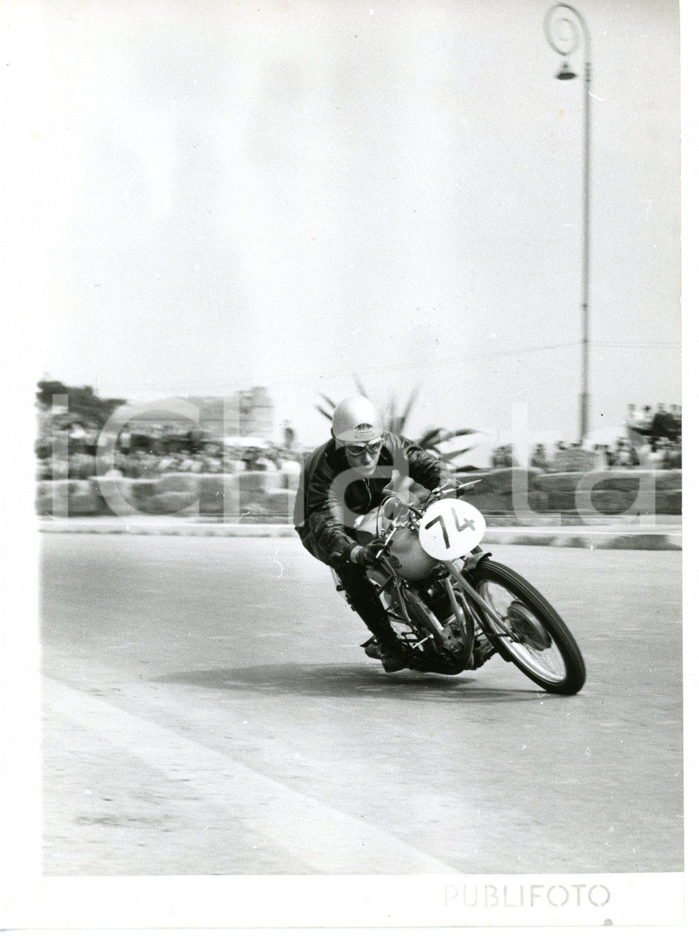 1953 GENOVA - MOTOCICLISMO Classe 125 - Passaggio di ARESI su MONDIAL Foto