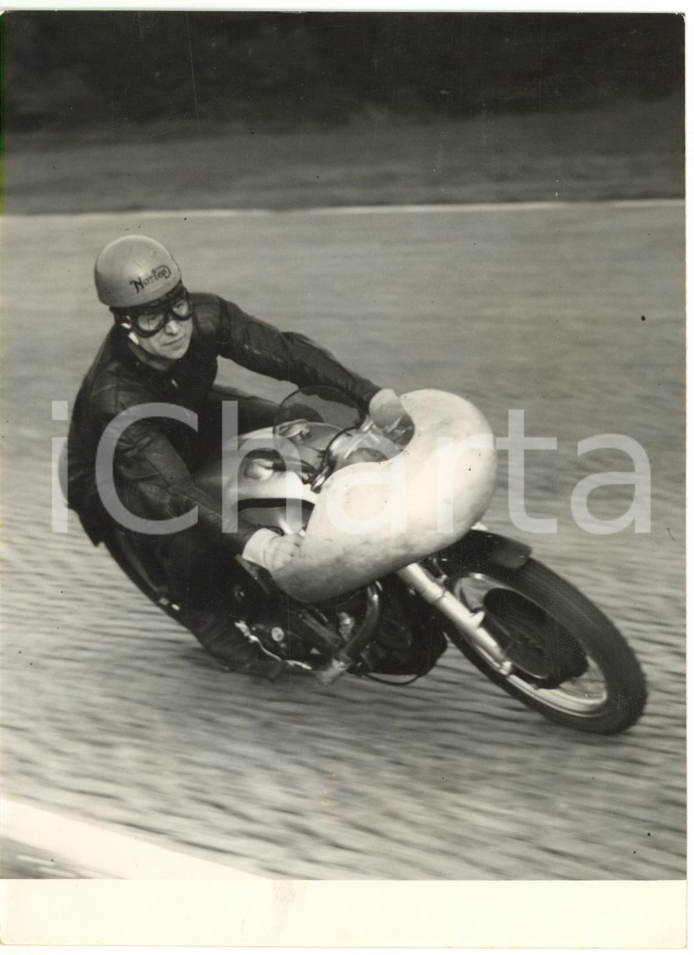 1954 MONZA GP DELLE NAZIONI - Jack BRETT su moto NORTON durante le prove Foto