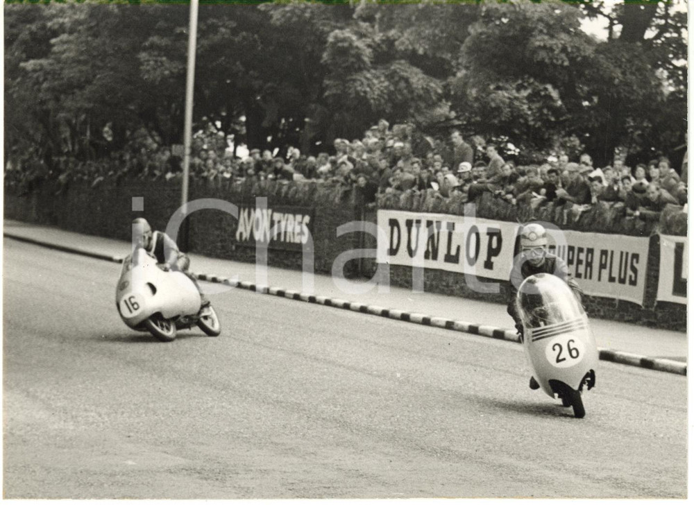 1957 ISOLA DI MAN - Classe 250 - Dave CHADWICK su MV e František BARTOŠ su CZ