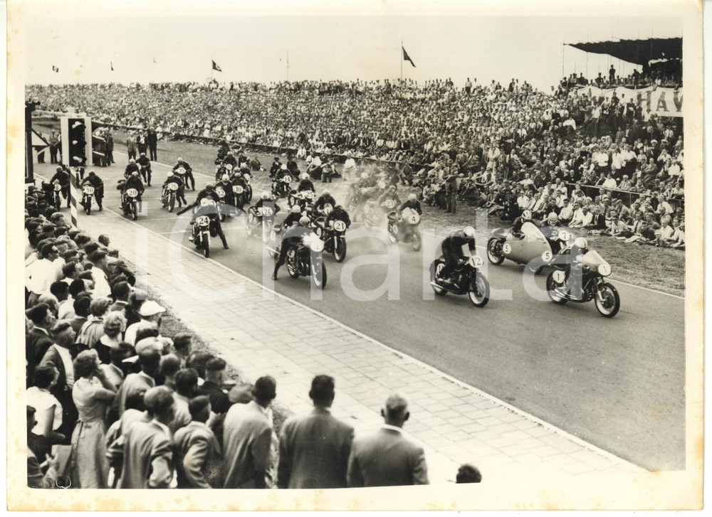 1956 MOTOGP TT Circuit ASSEN - Partenza delle moto Classe 500 cc Foto 20x15